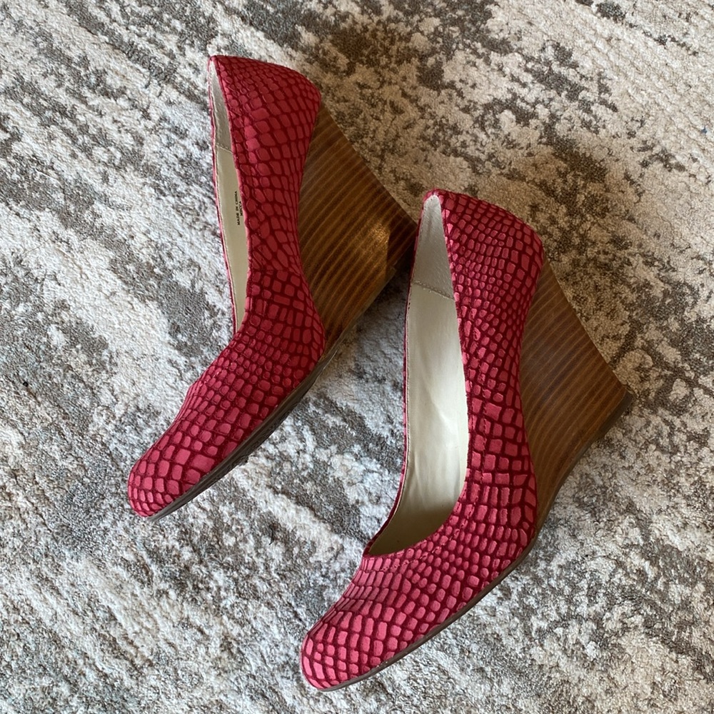 Max Studio Wedges - Picture 3 of 6